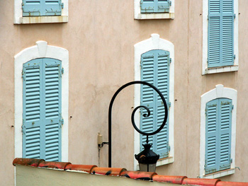 Link to Allison Doherty's Alpes Maritimes et Alpes-de-Haute-Provence travel essay and photos page